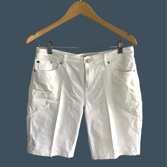 CALVIN KLEIN- WOMENS WHITE 98% COTTON BERMUDA SHORTS SIZE 10 - Picture 1 of 5